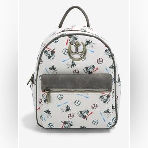 🌟 HOST PICK!! ⭐️ NEW Her Universe Star Wars Rey & Kylo Lightsaber Mini Backpack